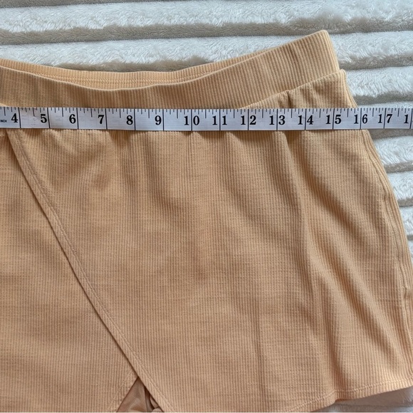 Free People Movement Ribbed Light Orange Shorts Women’s Size Medium - Picture 5 of 6